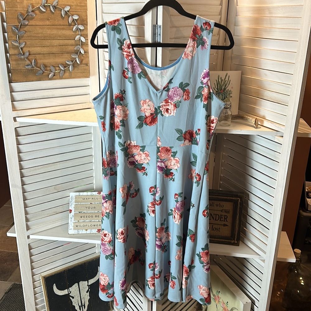 Gilli Blue Floral Sleeveless Dress - Picture 4 of 8
